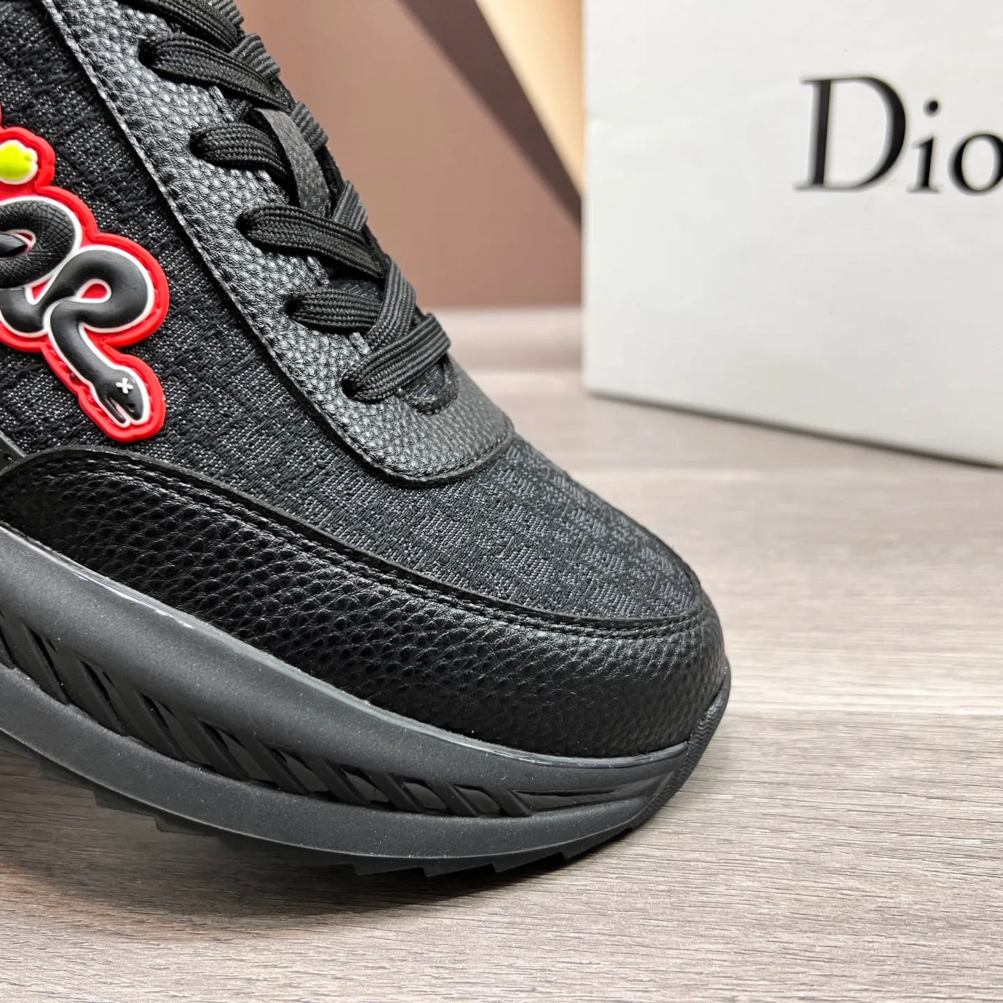 Factory price: 438💰Dior original quality.~ Unique modern style sneakers. 🏃A must-have casual shoe for trendy men😍😍 Imported cowhide fabric, sheepskin foot pads (refuse to discolor and grind feet) soles: Original soles specially provided by the original factory, French lazy style design ⚠️Fit to the feet, original quality, super comfortable original soles. It’s like shooting the real thing🎬The real thing is better, high-quality sneakers, men’s shoe size: 38-44 (45 and 46 can be customized)